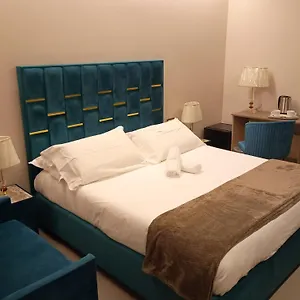 Suites&rooms Piazza Dei Martiri Couette-café Catane