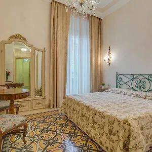 https://rome-charming-suites.it-romehotels.com